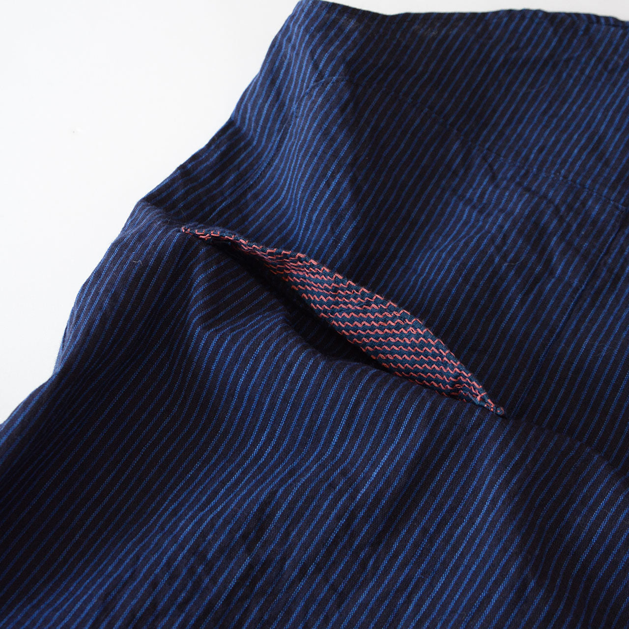 Minimalist band collar blouse made from natural cotton fabric