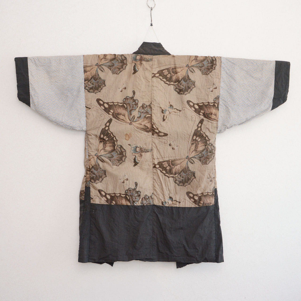 Cotton haori jacket, lining side back, butterfly and komon crazy pattern, kimono hanger, early Showa era Japan vintage