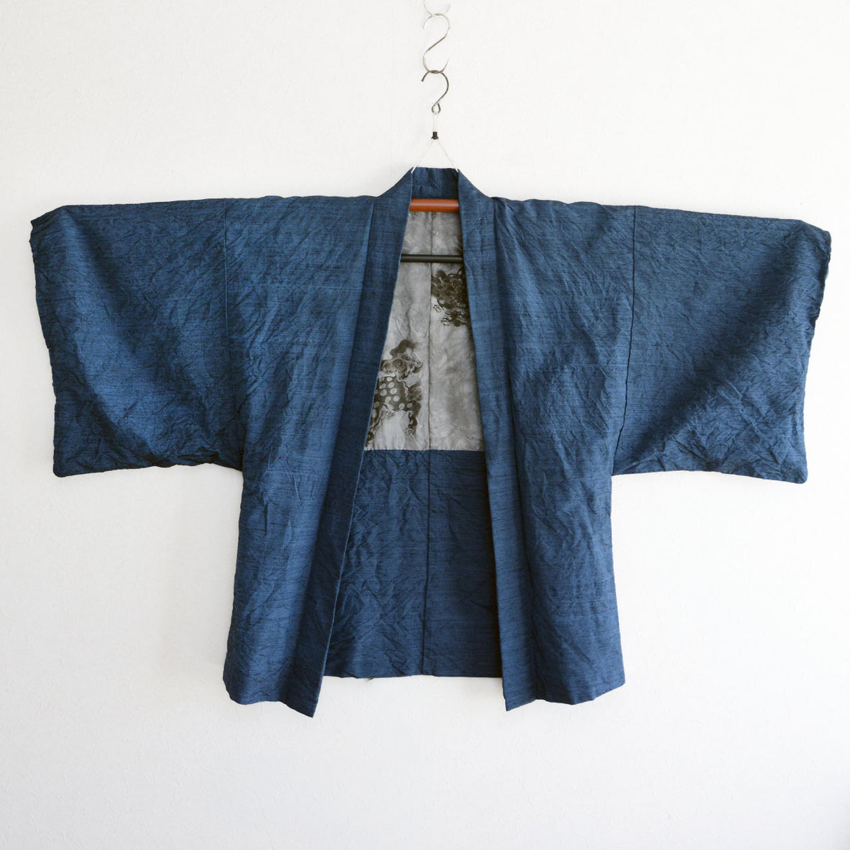 Men’s blue vintage haori jacket with wide sleeves and karajishi lion-pattern lining