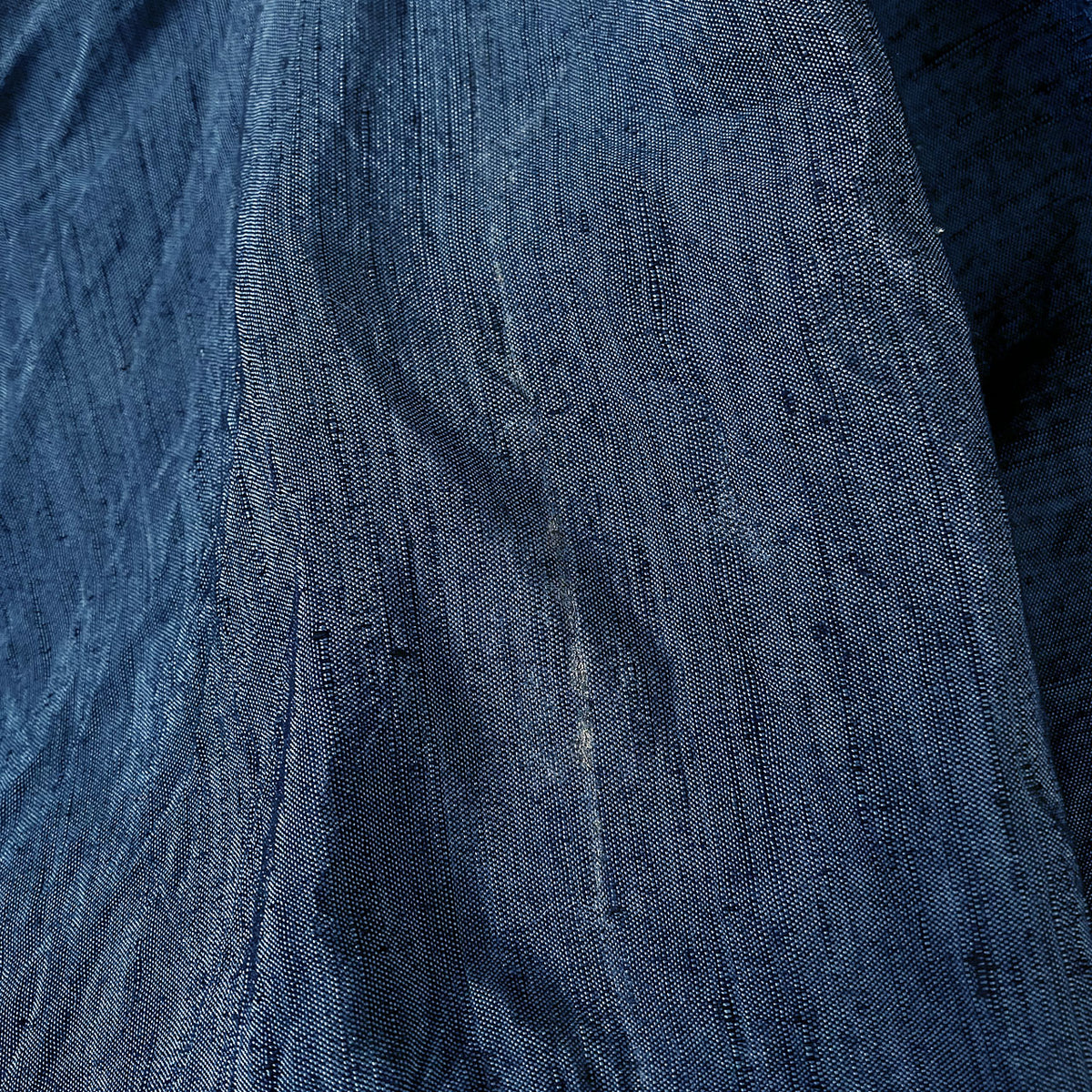 Marks on the blue outer fabric of a men’s Japanese vintage haori jacket