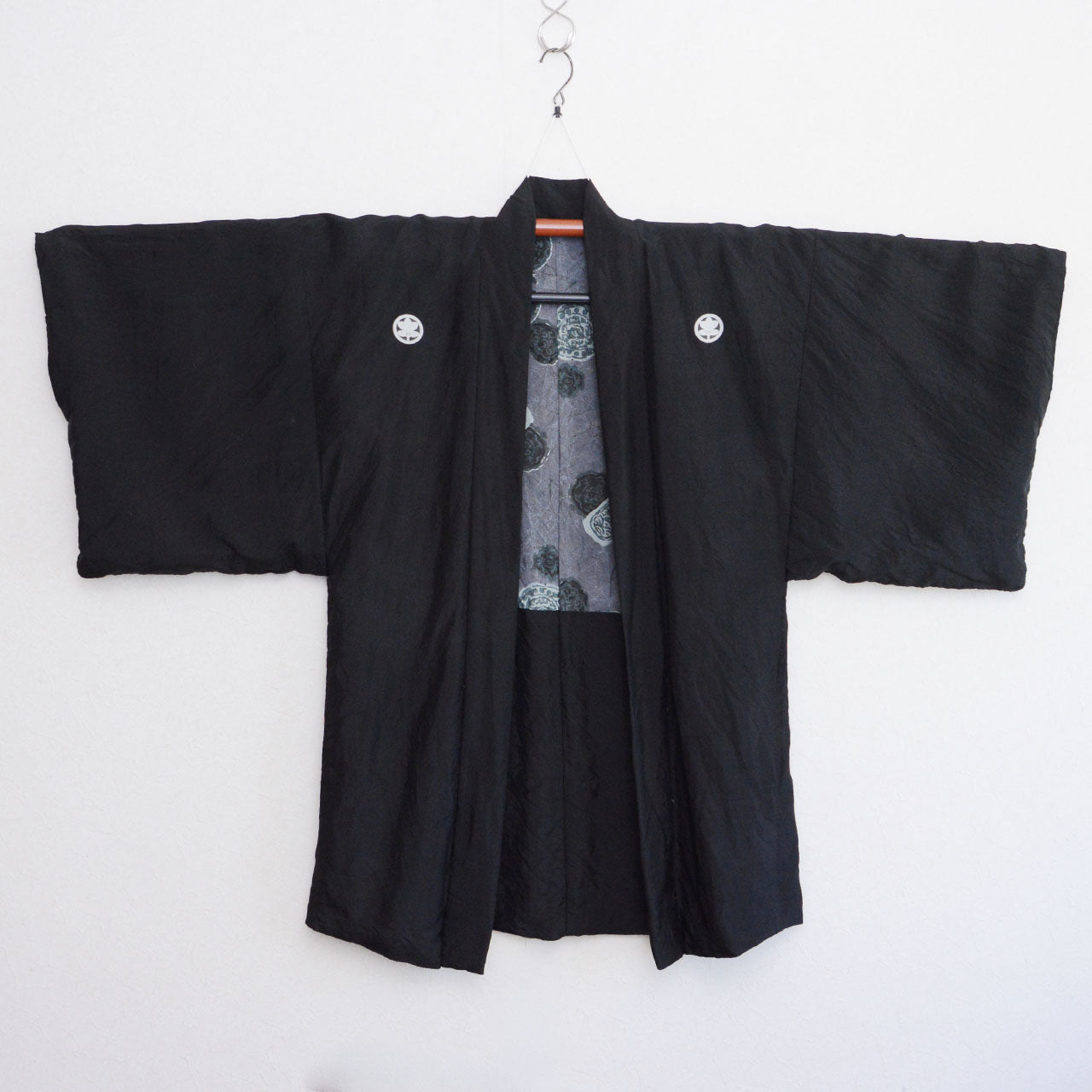 Men's black silk haori, five kamon, kosenmon lining, Japan vintage