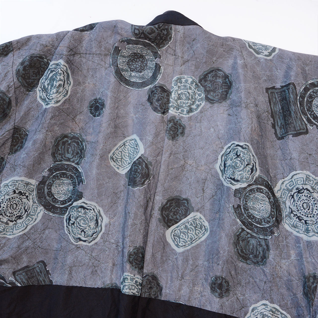 Black montsuki haori, five white kamon on pure silk, Japan vintage collectible