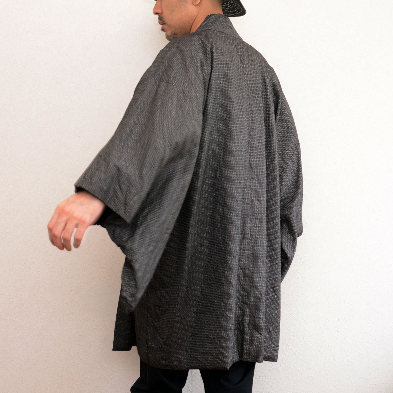 Haori jacket, dark ground, karashishi motif, Japan vintage collectible