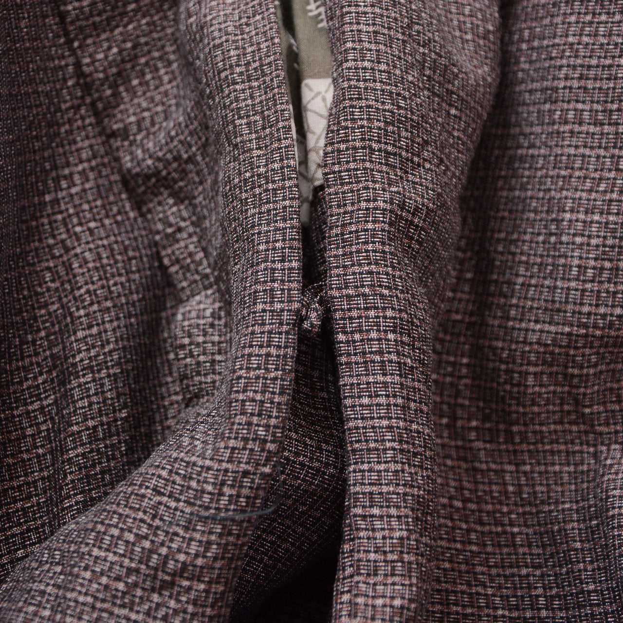Haori jacket chi loop closure, close-up, fabric loop at front panel