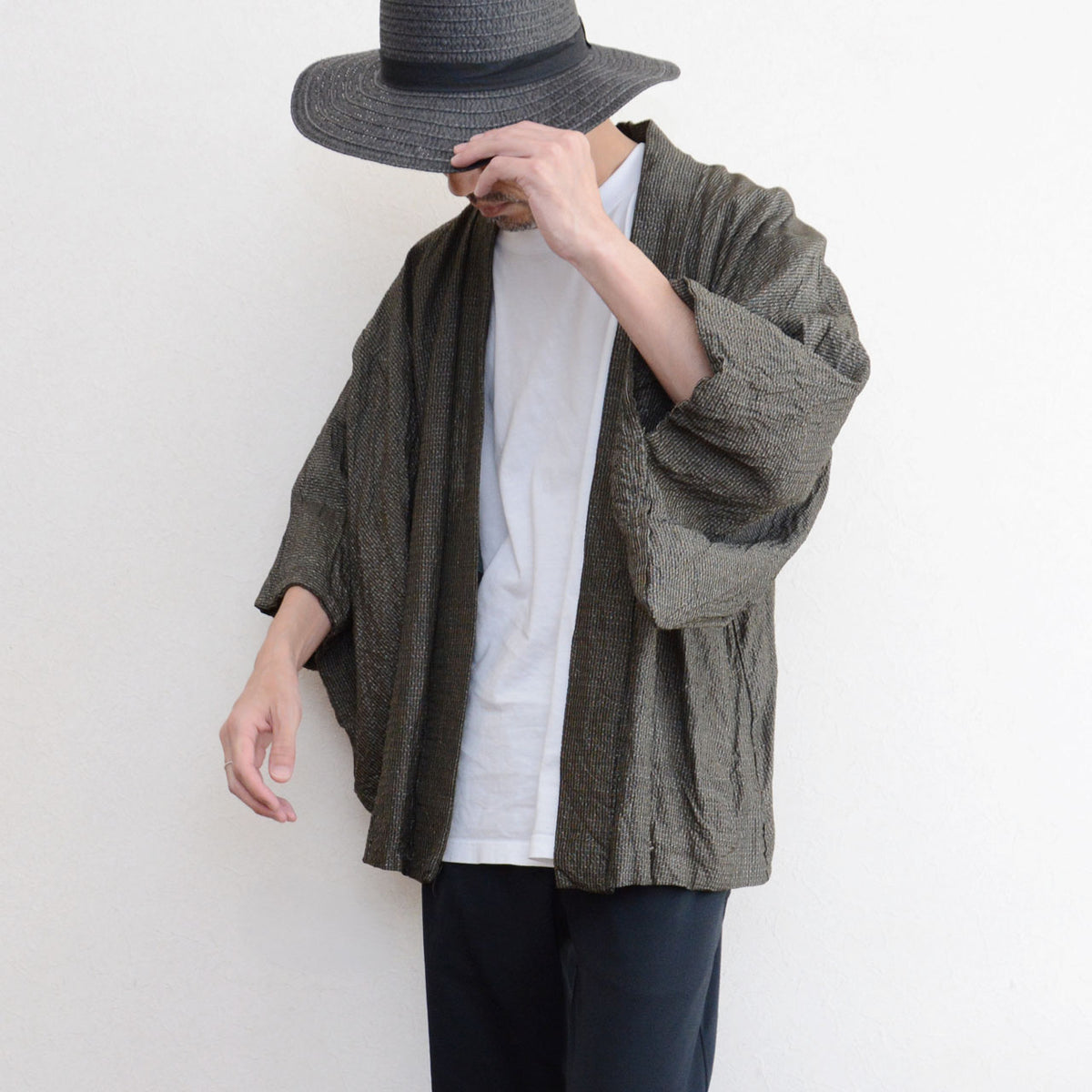 Japanese vintage men's short haori jacket with a fine pattern and loose sleeves