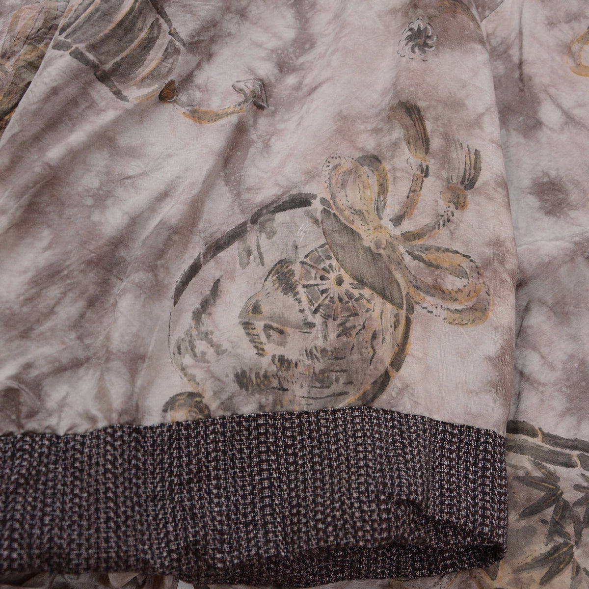 Japanese vintage men's haori lining with hand-painted style pattern, late Showa era