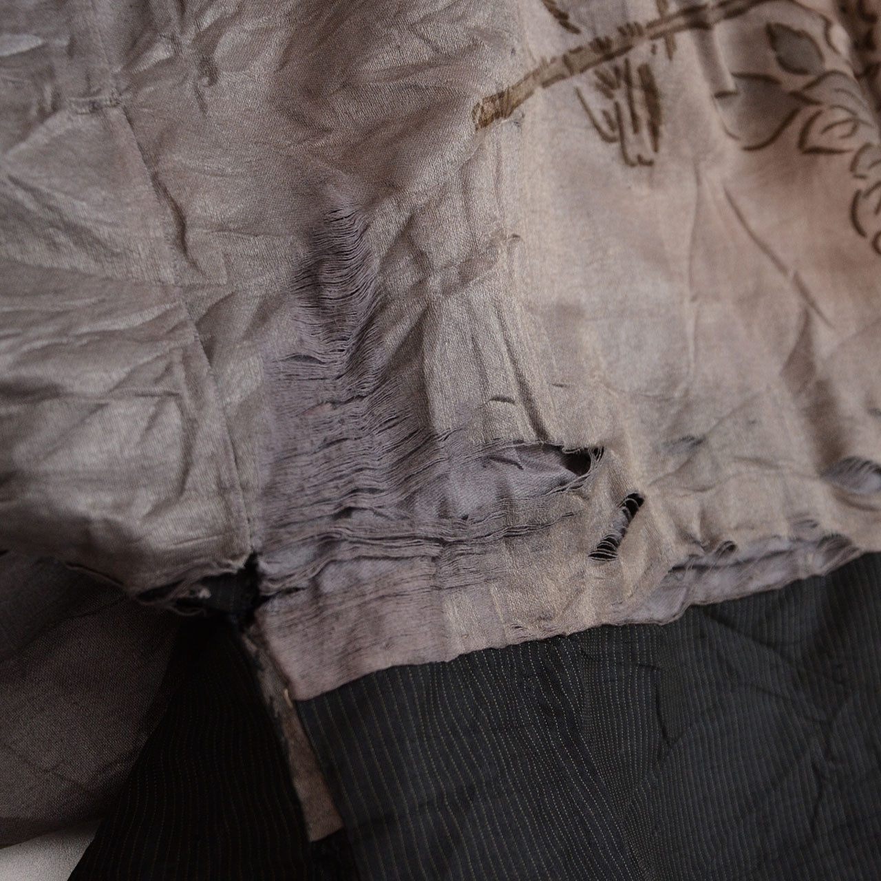 Japanese vintage haori with damaged fabric and beautiful art lining