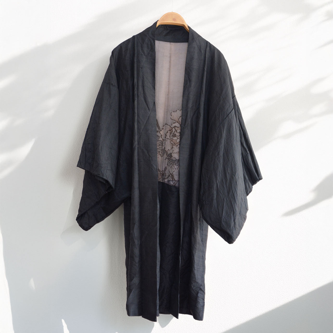 Japanese blended-fabric haori with artistic floral lining