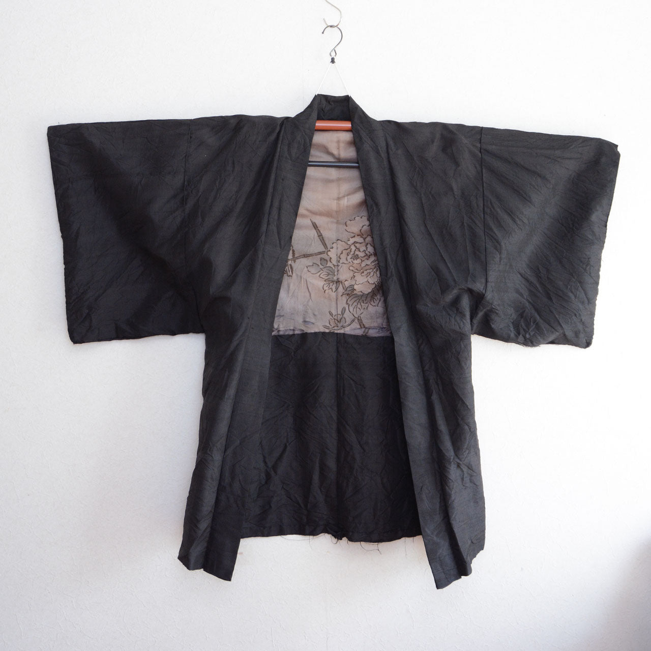 Men’s kimono haori from mid-Showa Japan featuring an artistic sparrow design