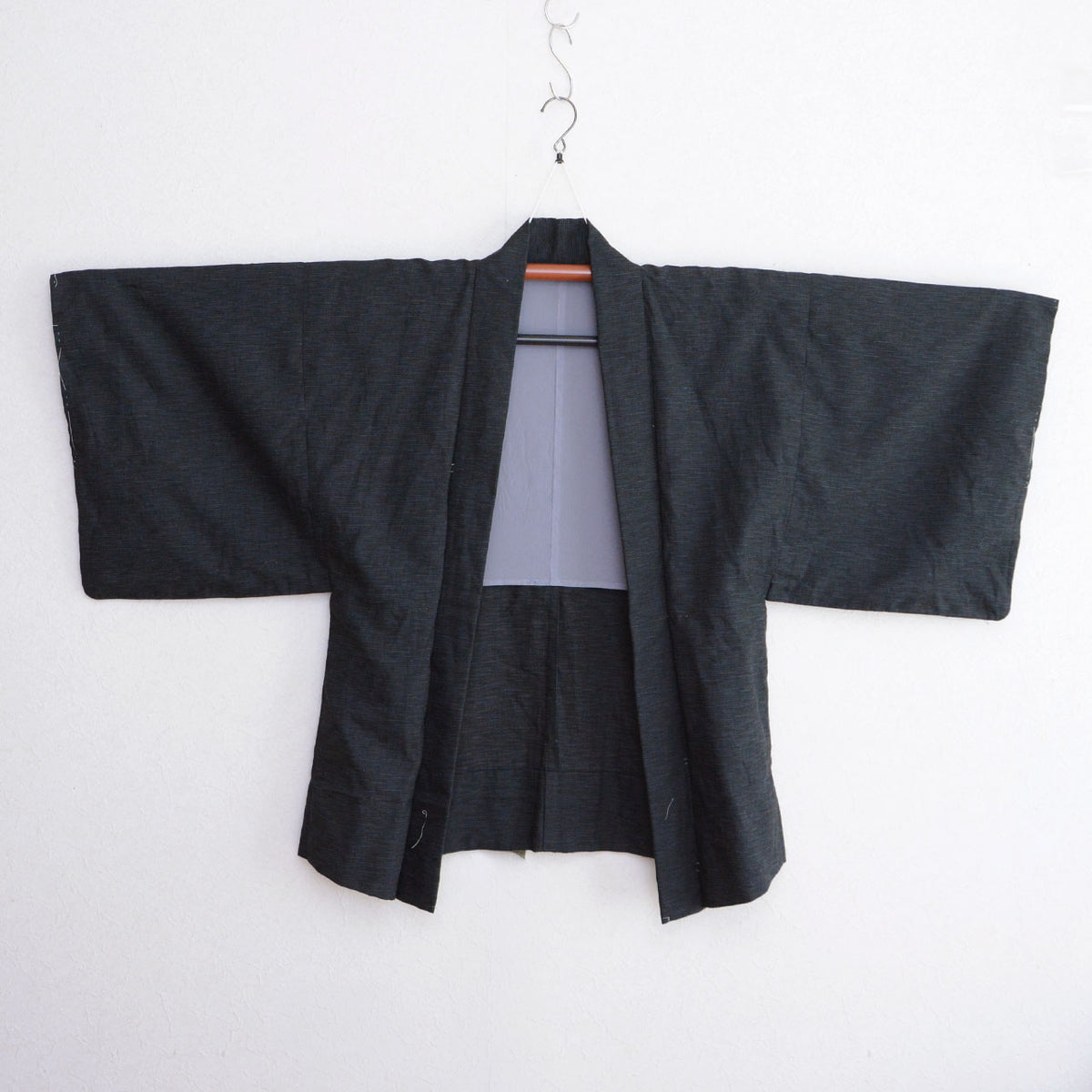 Men's vintage haori jacket with light grey lining, deep subdued slub weave, 1970s-1980s Japan vintage