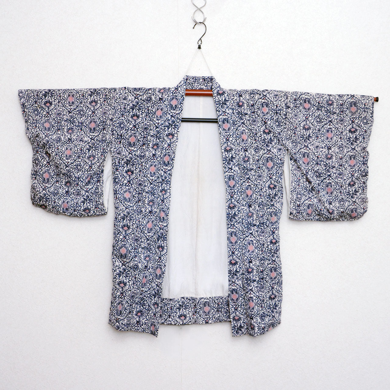 Japanese vintage haori jacket, navy and white karakusa print, coral pink accents, open front, short sleeves