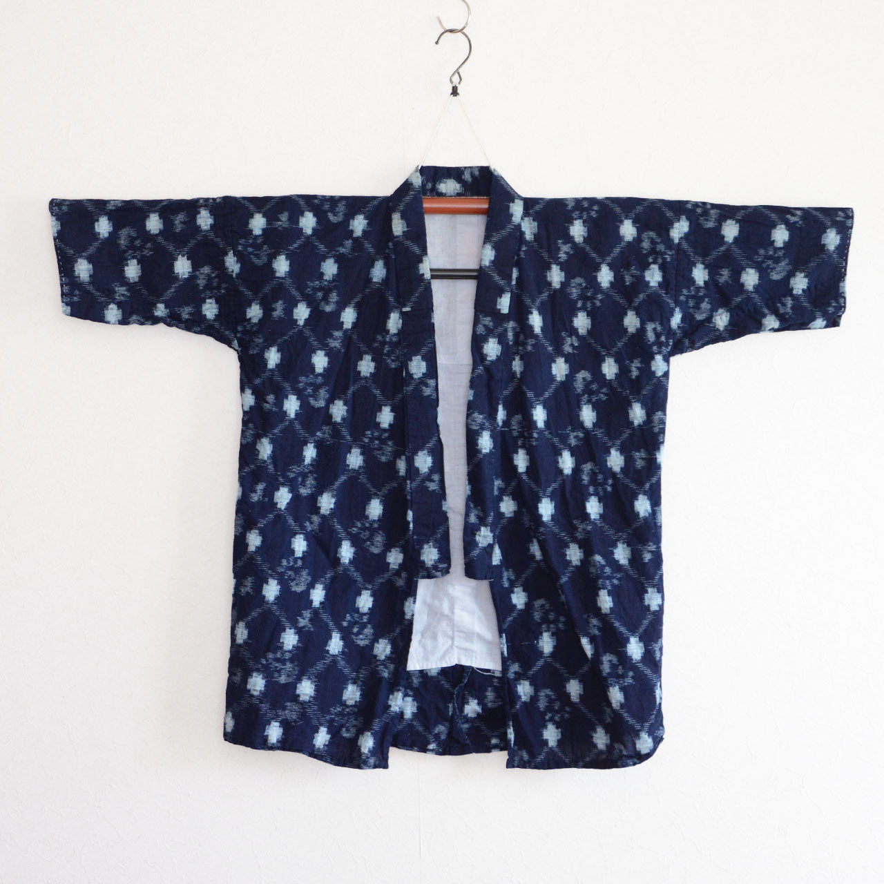 Traditional Japanese workwear noragi in indigo cotton, unique patterns