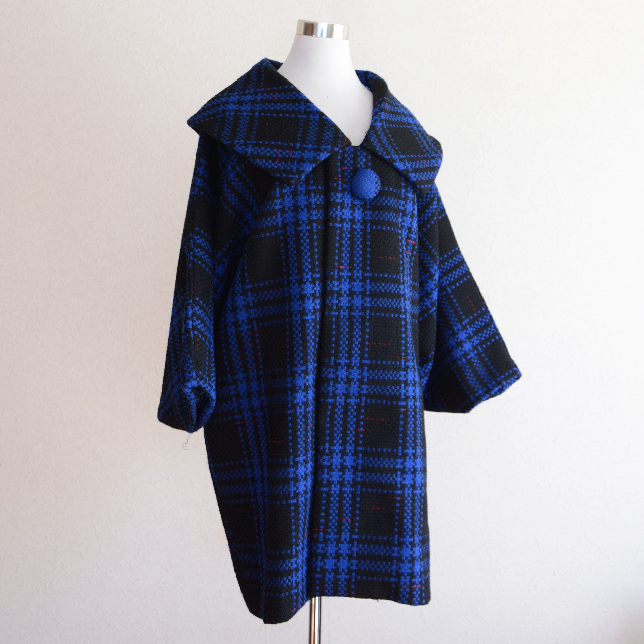 Showa era Japanese vintage mama coat, women’s everyday coat with blue and black check design