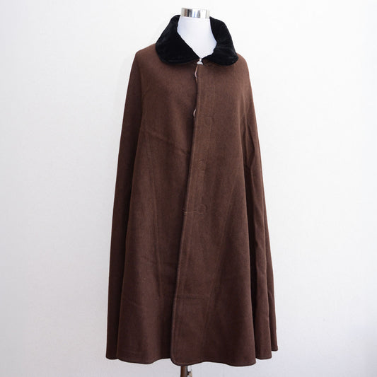 Vintage Japanese wool cape in chestnut brown with black velvet collar. Early-to-mid Showa period, approx. 1930s–1950s.