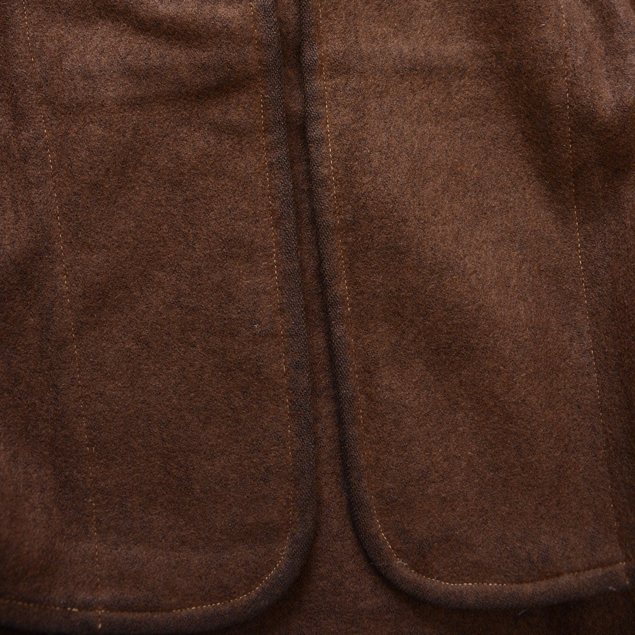 Japan vintage cape in chestnut brown wool. Black velvet collar, hook-and-eye front. Showa period, approx. 1930s–1950s.