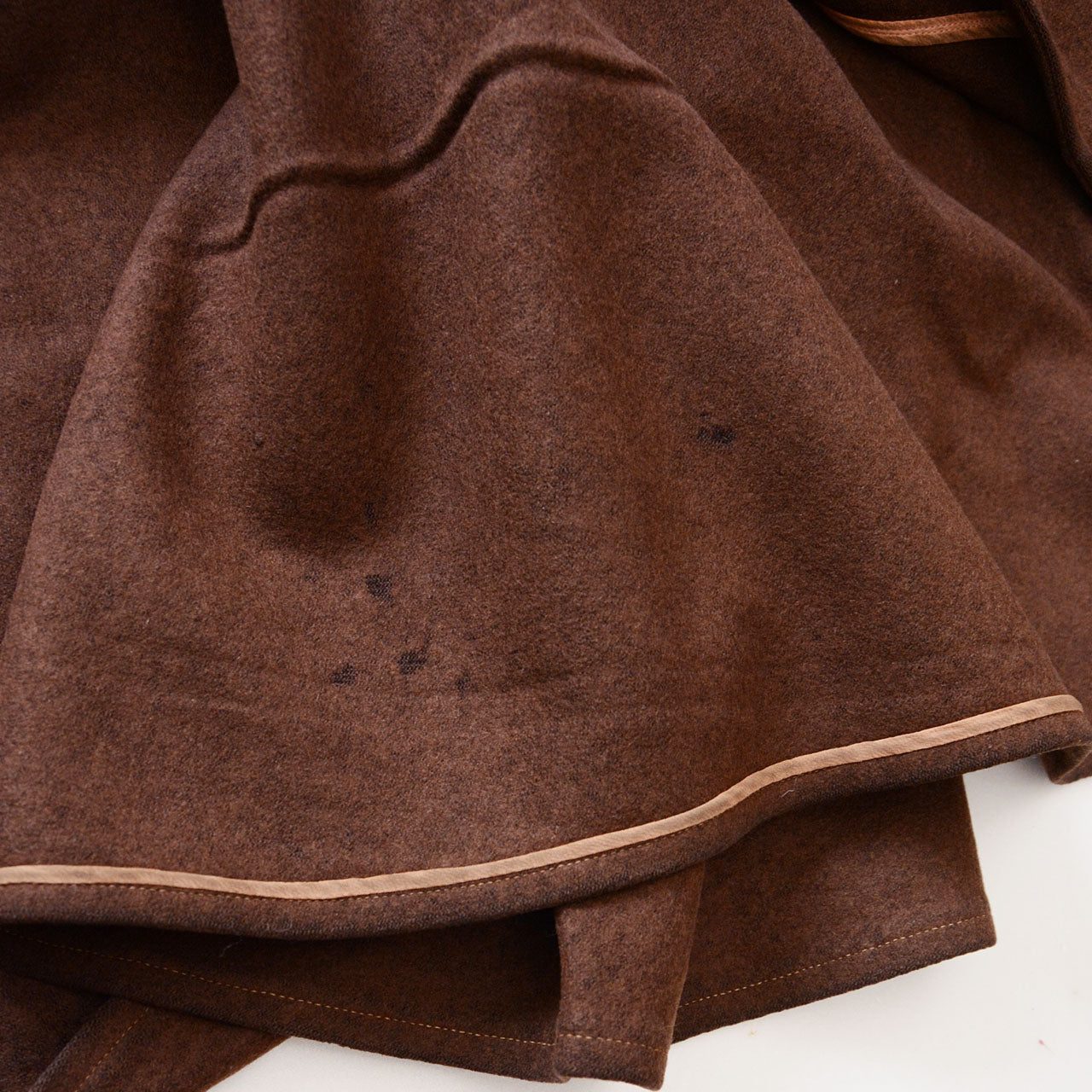 Showa retro wool cape in rare chestnut brown. Black velvet collar. Japan vintage, early-to-mid Showa period.