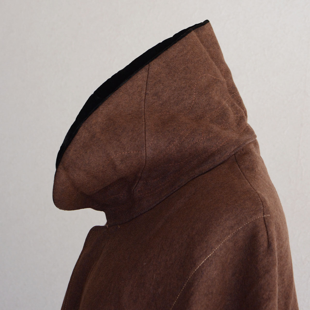 Vintage Japan wool cape coat, brown. Black velvet collar, flared hem. Taisho Romance to Showa Modern aesthetic.