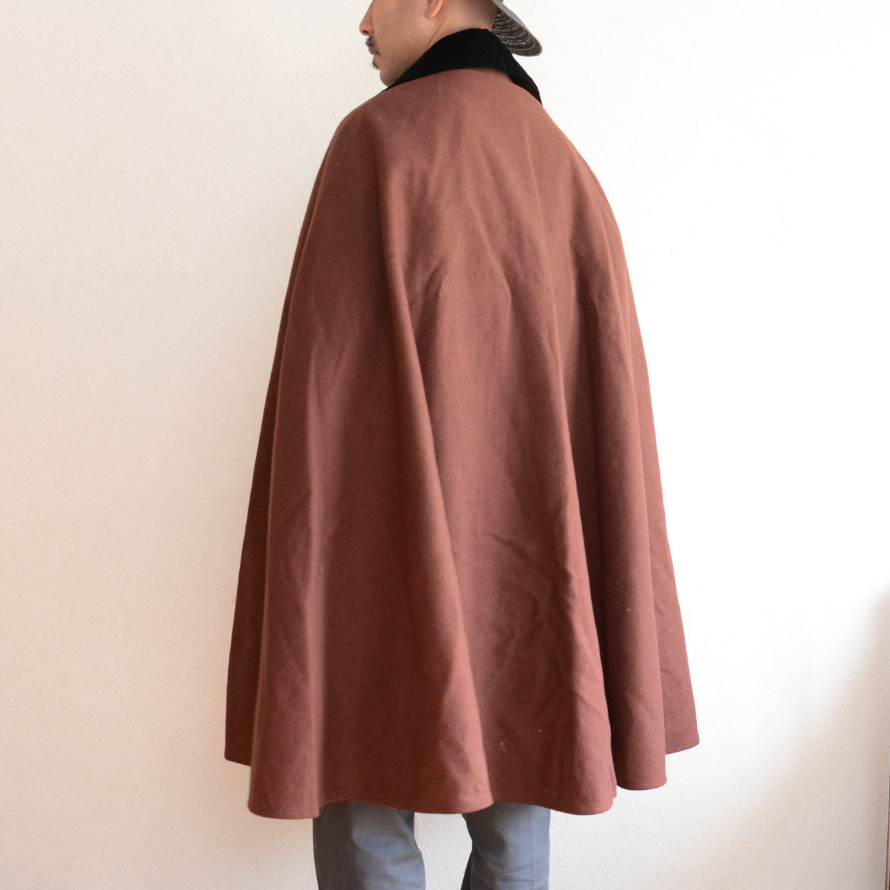 Japanese wool mantle from the Showa era designed for versatile styling