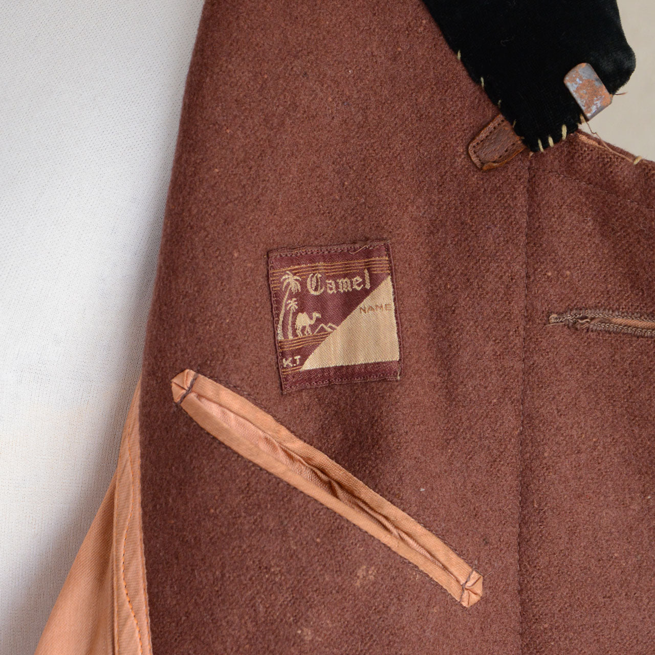 Showa era Japanese vintage mantle with understated yet strong presence