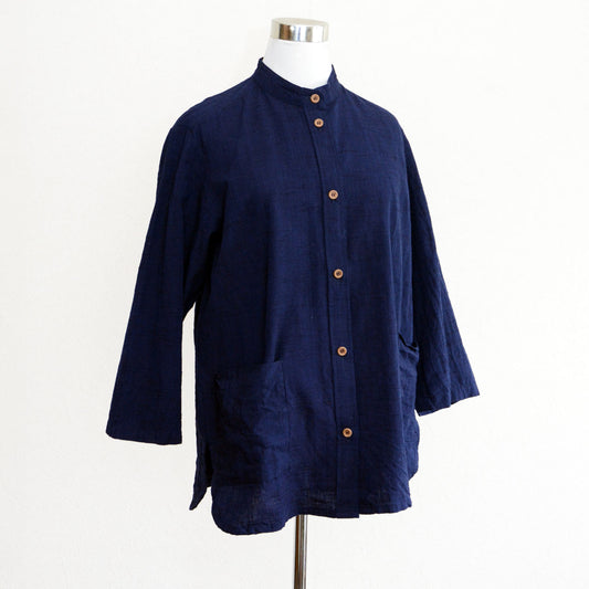 Cotton band collar blouse with hem pockets