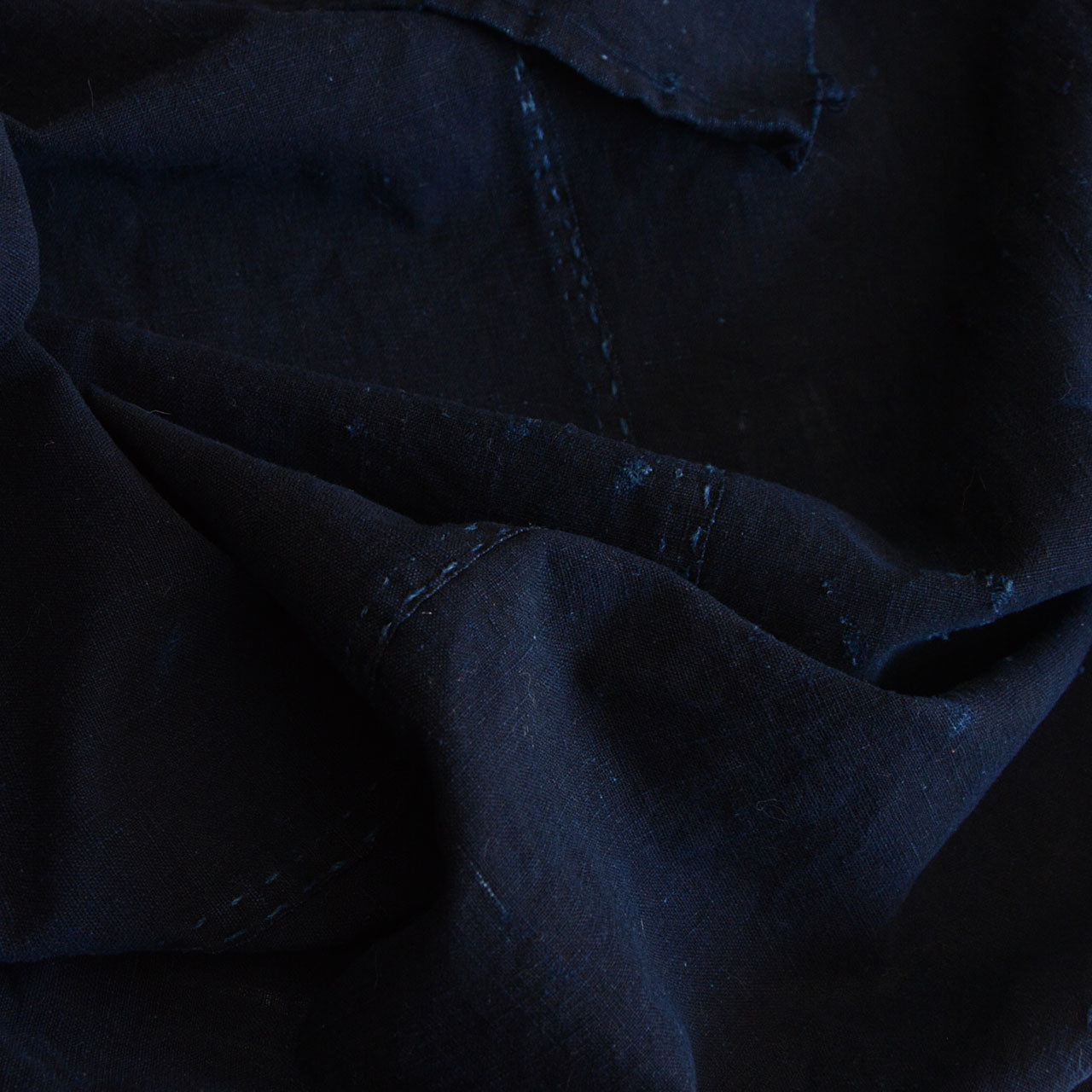 Vintage Japanese Indigo Fabric (Taisho–Early Showa Era) – Deep Blue Cotton Textile for Handmade, Styling & Scarf Use
