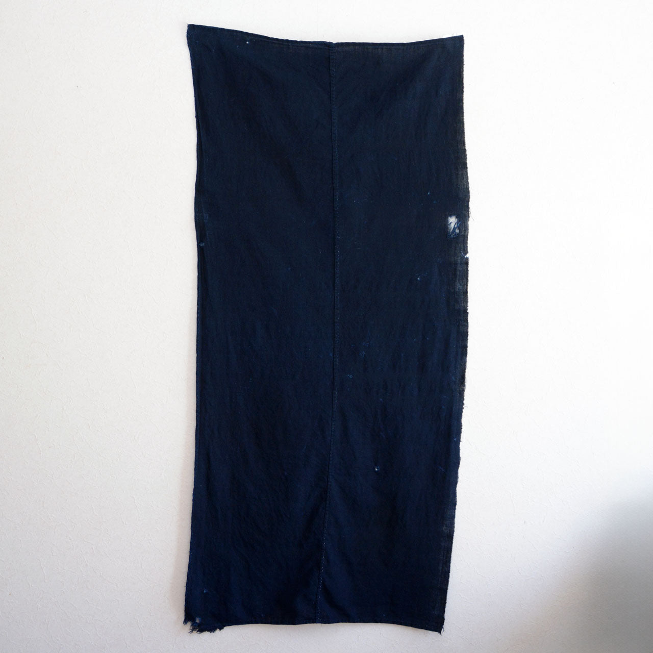 Vintage Japanese Indigo Fabric (Taisho–Early Showa Era) – Deep Blue Cotton Textile for Handmade, Styling & Scarf Use