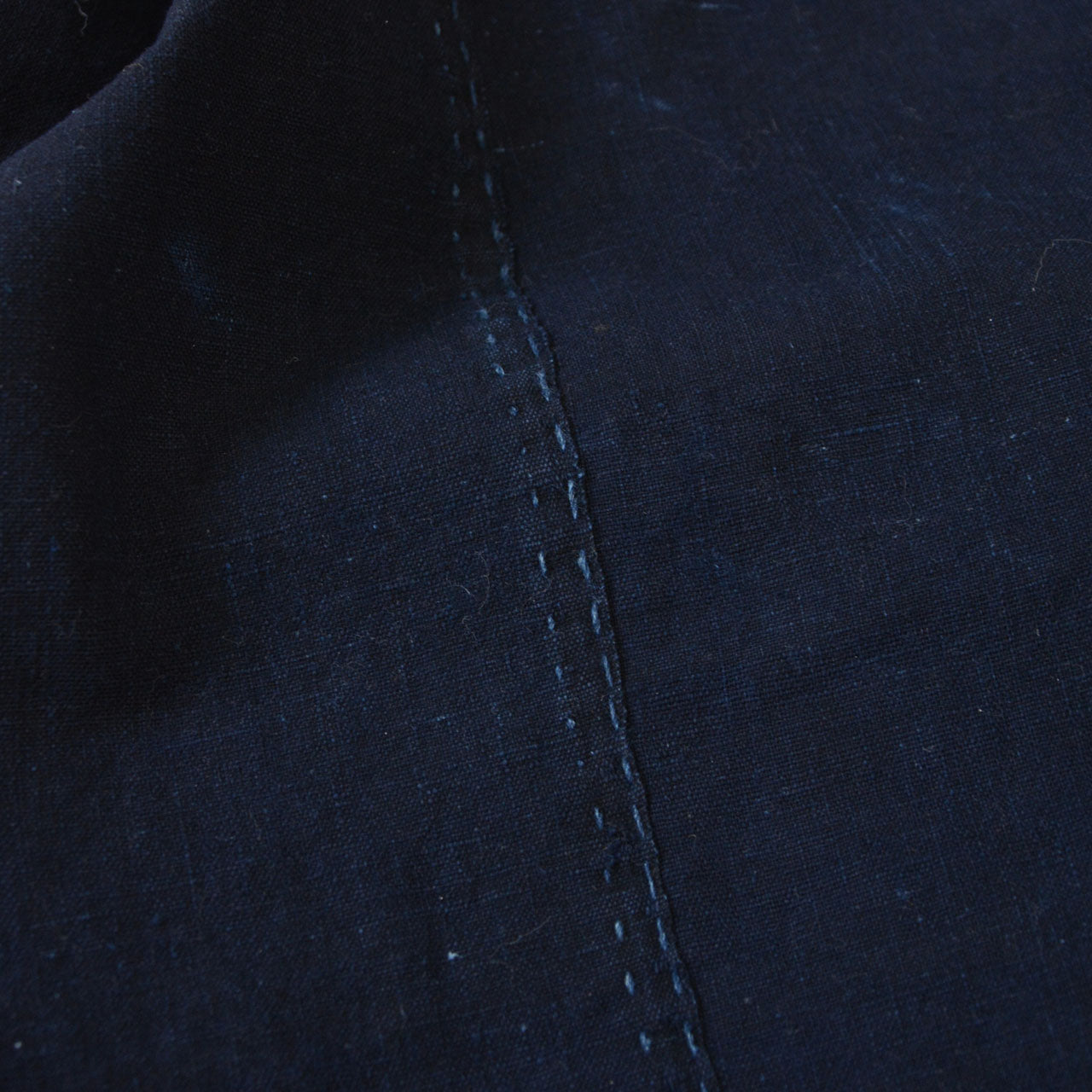 Vintage Japanese Indigo Fabric (Taisho–Early Showa Era) – Deep Blue Cotton Textile for Handmade, Styling & Scarf Use