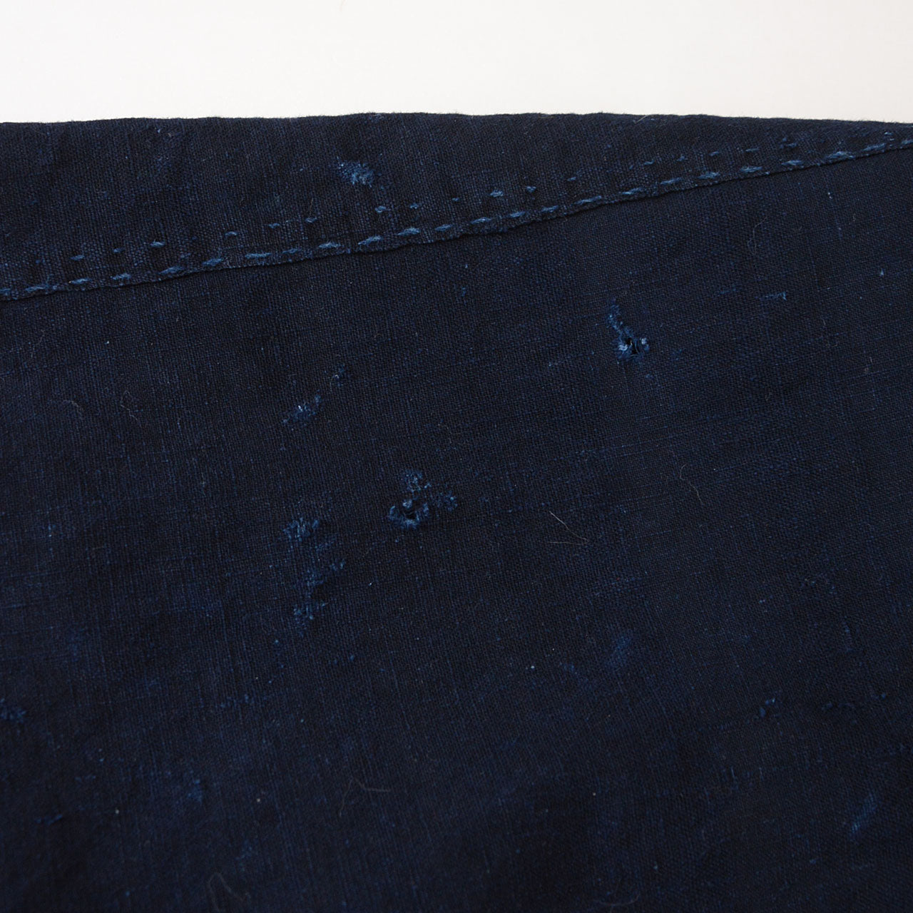 Vintage Japanese Indigo Fabric (Taisho–Early Showa Era) – Deep Blue Cotton Textile for Handmade, Styling & Scarf Use