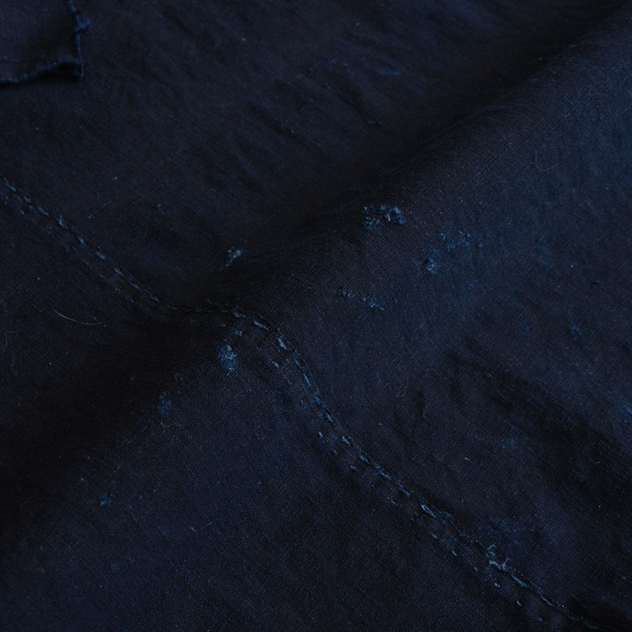 Vintage Japanese Indigo Fabric (Taisho–Early Showa Era) – Deep Blue Cotton Textile for Handmade, Styling & Scarf Use