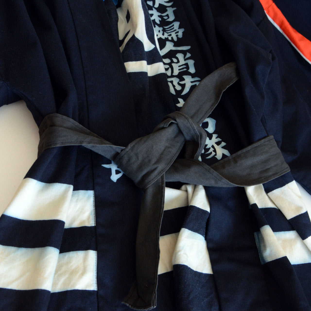 Durable cotton vintage outerwear with unique retro details