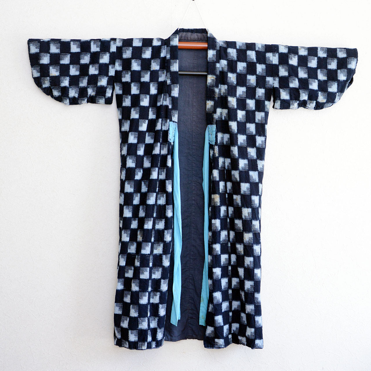 Early to Mid-Showa Cotton Kimono in Traditional Indigo Pattern
