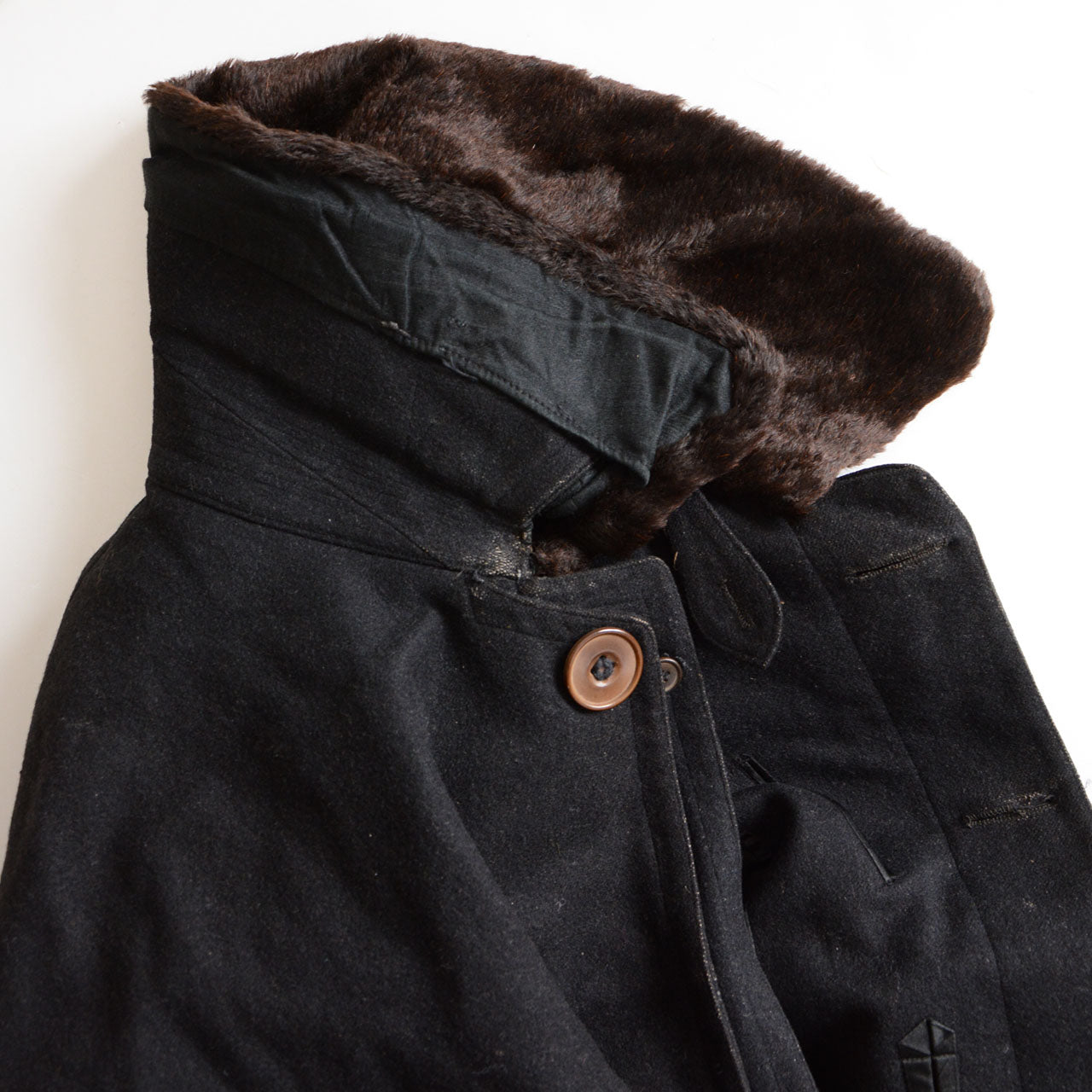 Rare surviving example of a Japanese tonbi mantle from the early 20th century