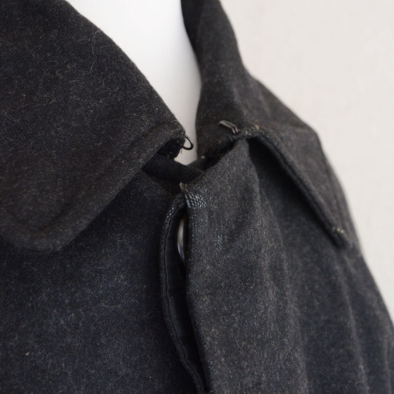 Vintage tonbi coat Japan, dark charcoal near-black wool, double cape structure, no fur collar, 1920s–1930s
