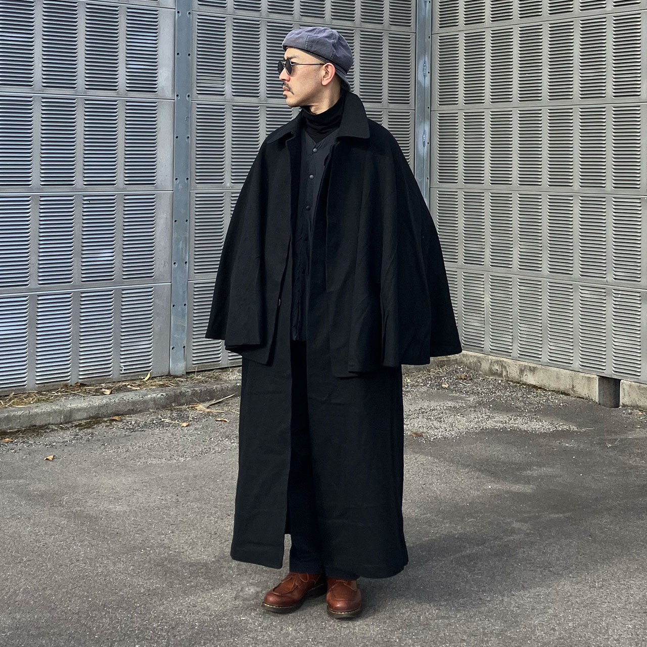 1920s Japanese Tonbi mantle showcasing traditional reinterpretation of Western outerwear