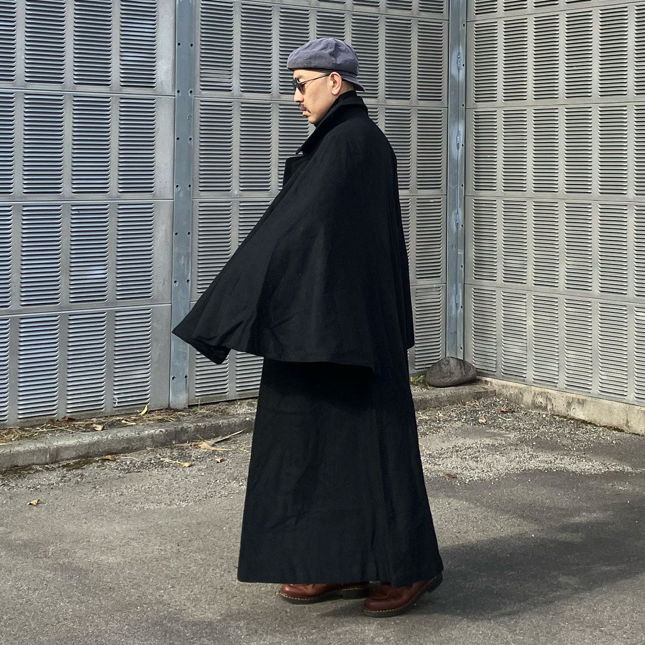 Japanese Tonbi mantle with flowing cape silhouette suitable for contemporary fashion styling