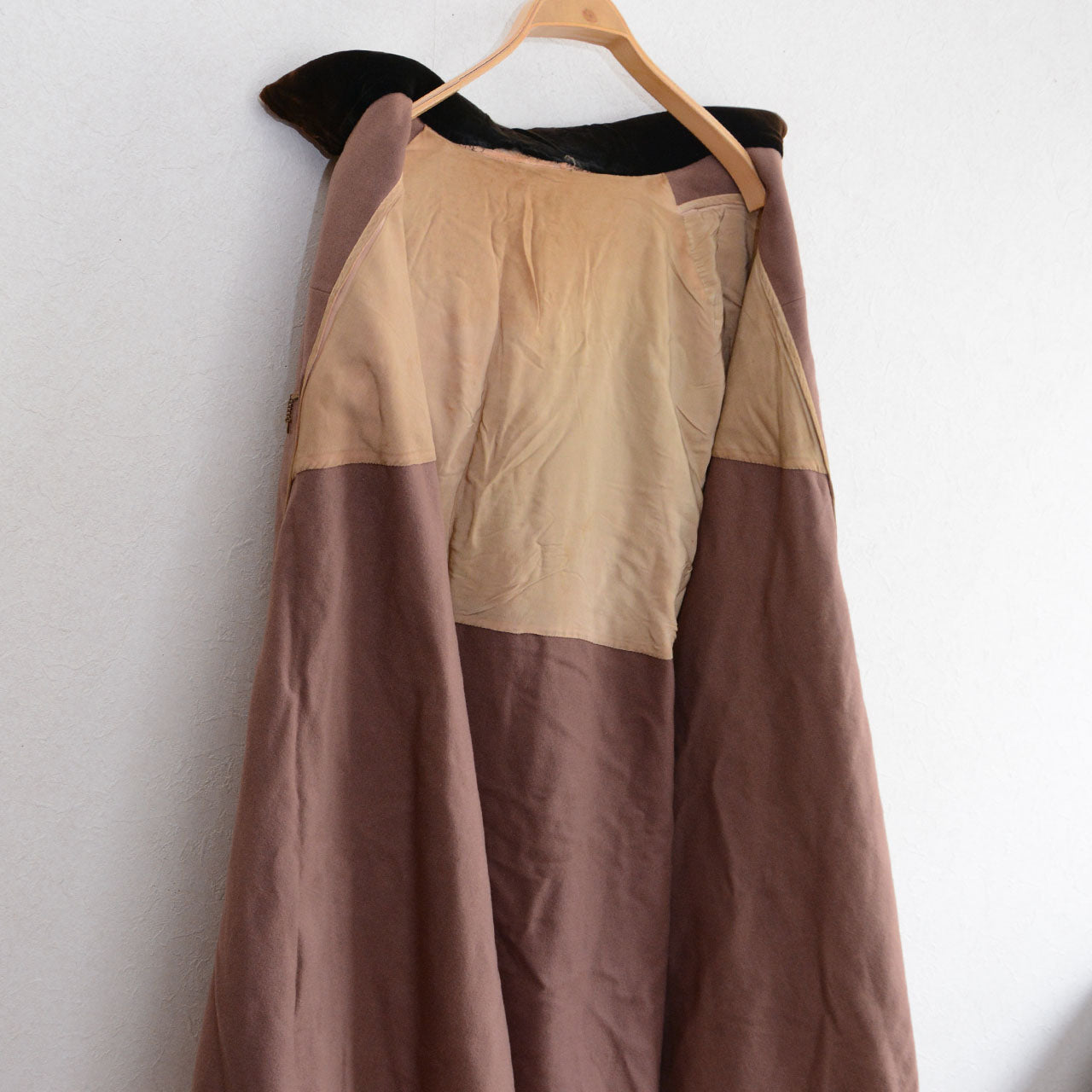 Mid-Showa period wool outerwear adding subtle sophistication to any look