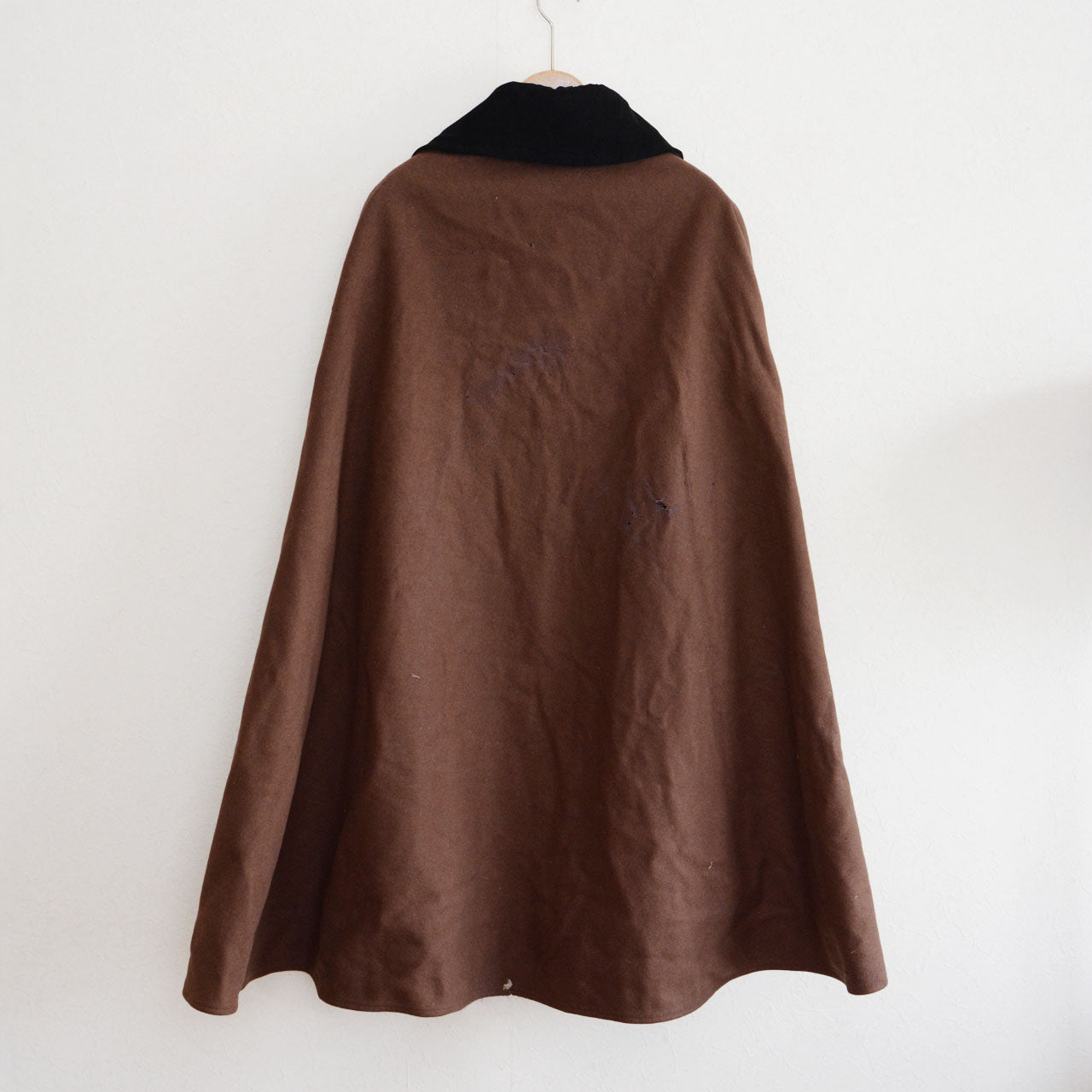 Japan vintage mantle showcasing retro-modern elegance and archival character