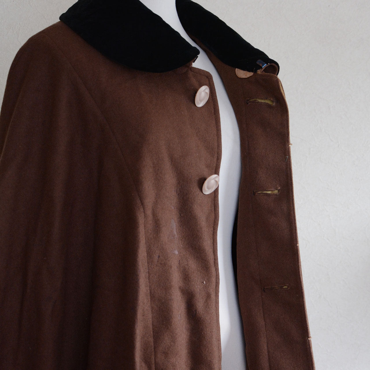 Textural wool mantle from Japan vintage archives conveying deep, lived-in atmosphere