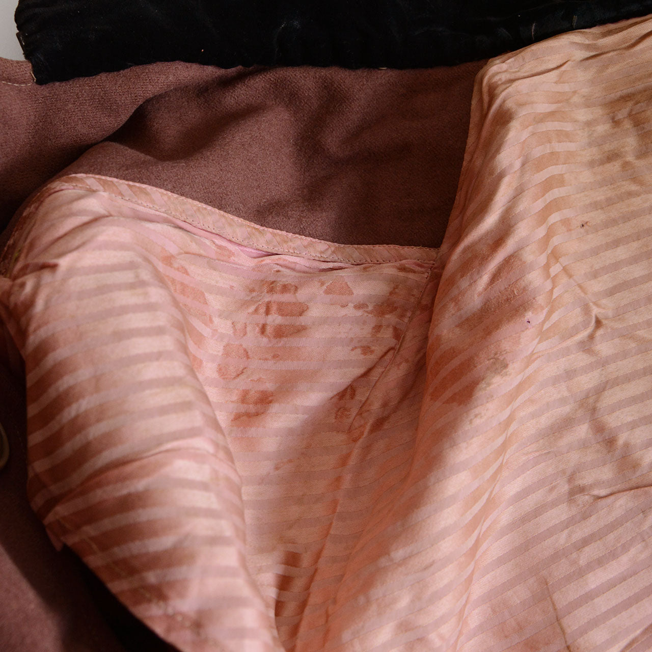 Japanese wool mantle outerwear reflecting the transition from kimono culture to Western dress in early Showa Japan