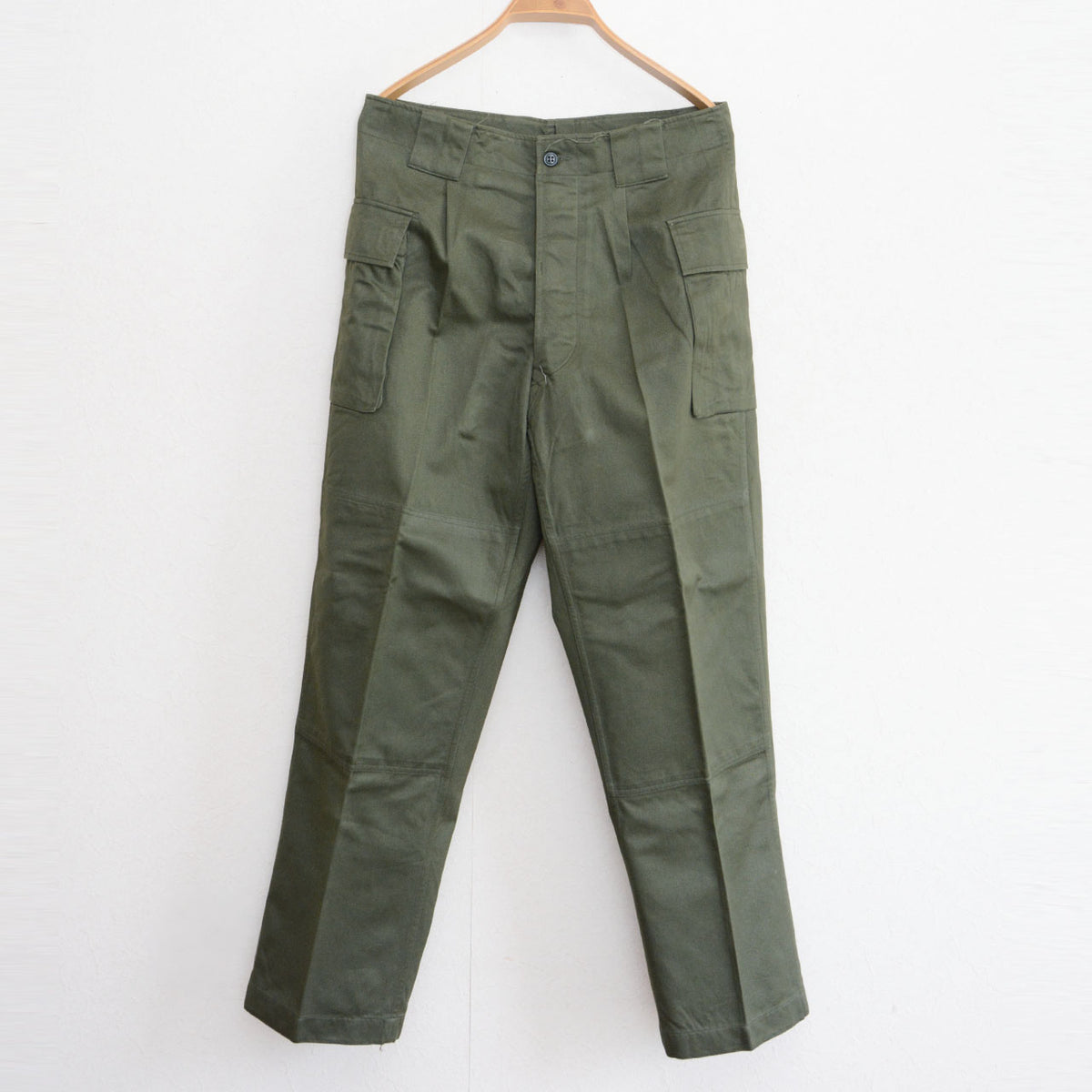 JGSDF Type 65 work trousers in OD olive drab with double-knee panels and cargo pockets