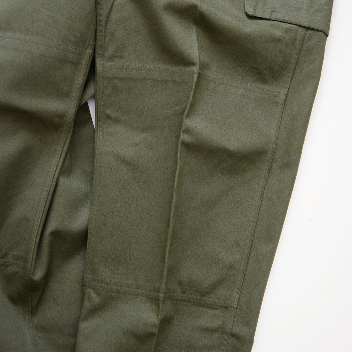JGSDF Type 65 work trousers in OD olive drab showing double-knee construction