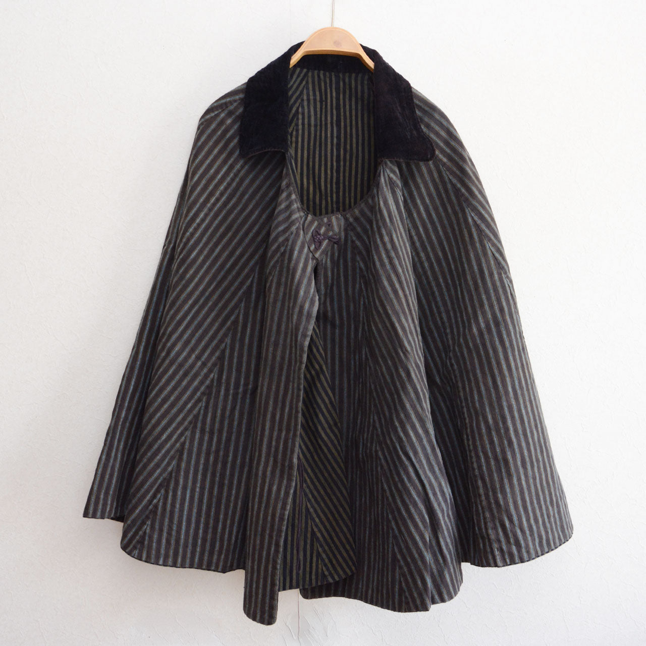 Japanese antique cotton cape, stripe pattern, velvet collar, cord fastening