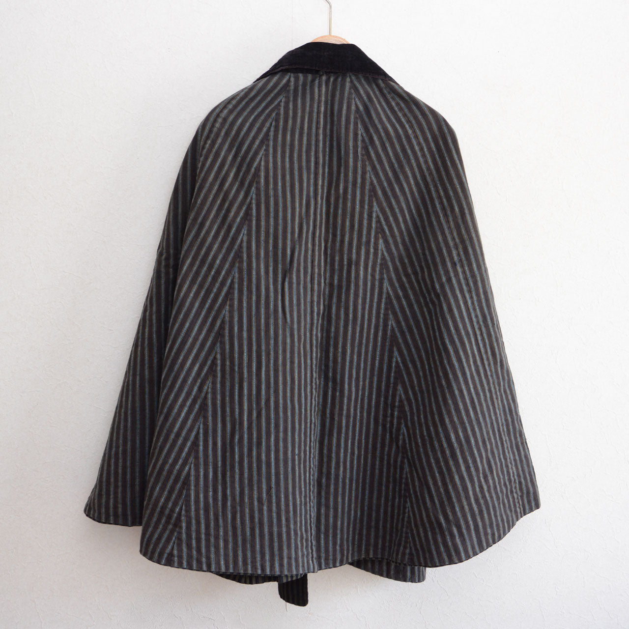 Reversible Meiji-era dochu-kappa, striped cotton, natural cotton lining