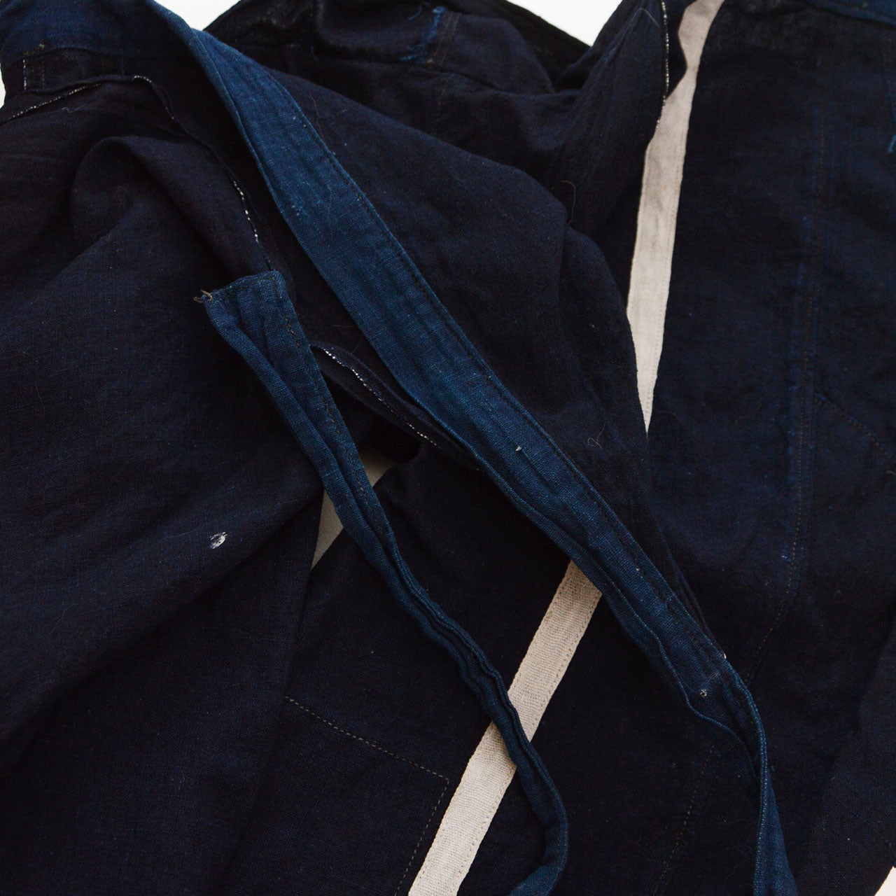 Indigo-dyed tie detail of the momohiki