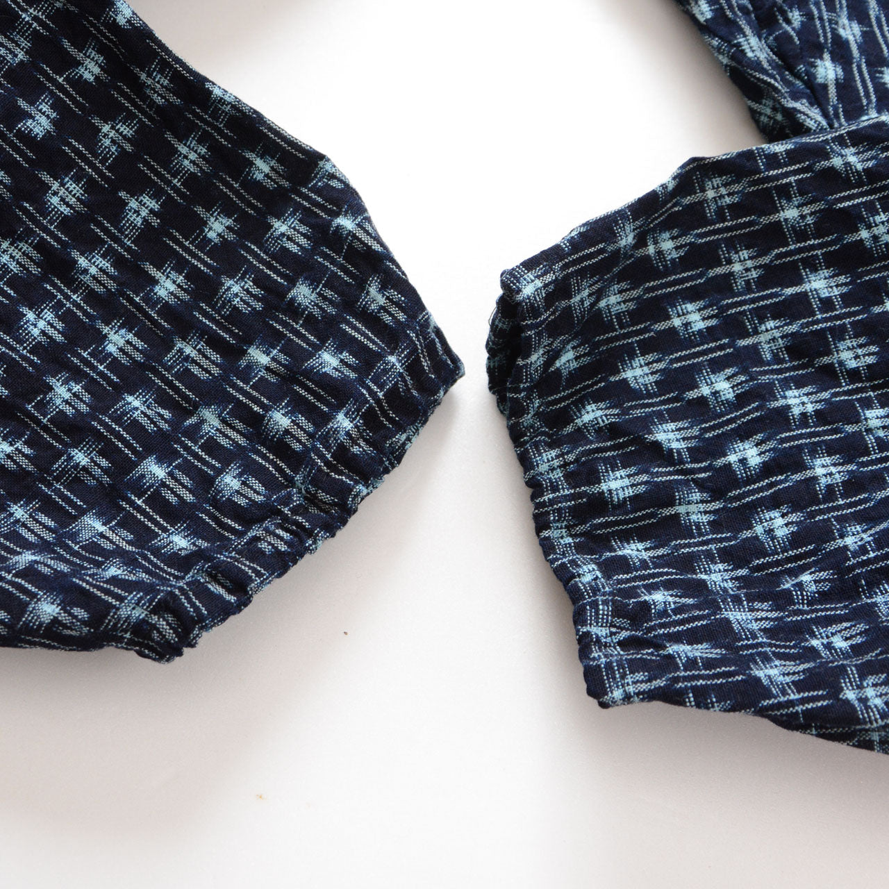 Elasticated hem cuff of indigo Bingo kasuri monpe pants, 100% cotton, Japan vintage