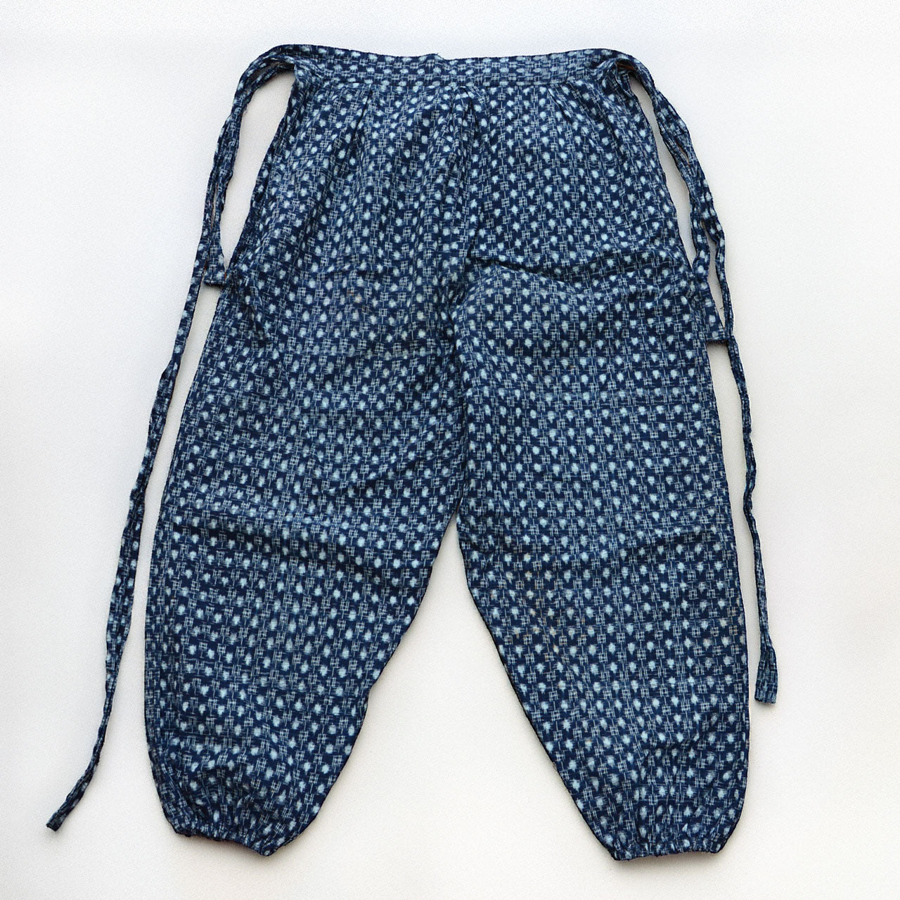 monpe-pants-indigo-kasuri-cotton-tohoku-japan-vintage, back view