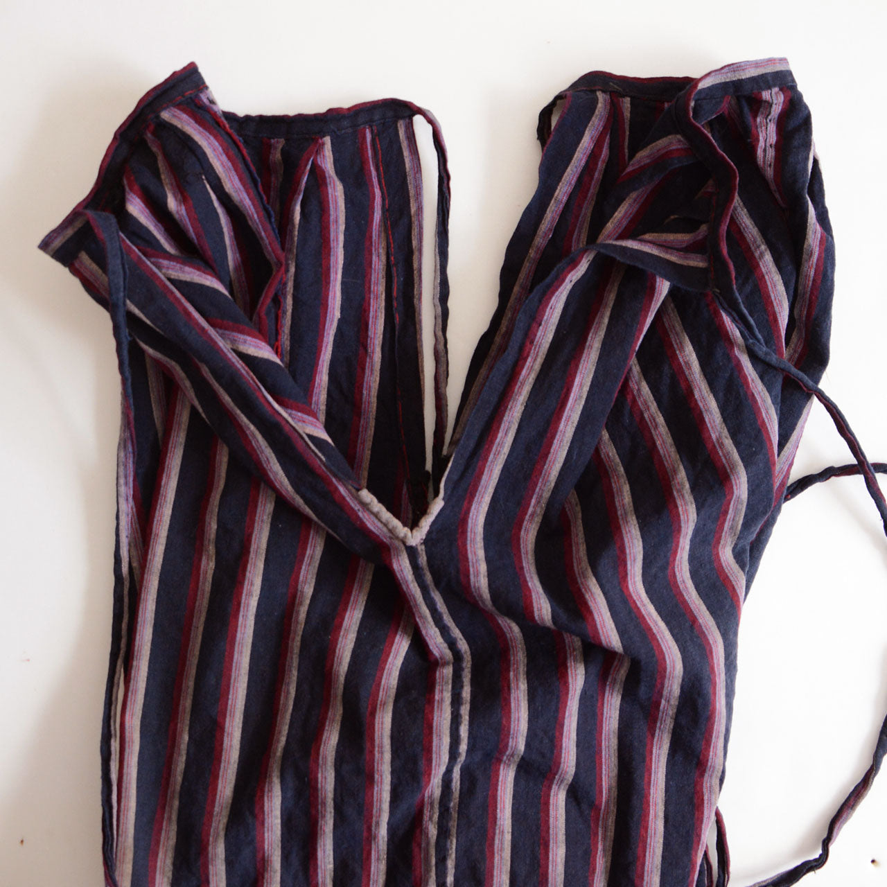 Versatile Japanese vintage pants ideal for collectors, daily wear, and upcycling projects.