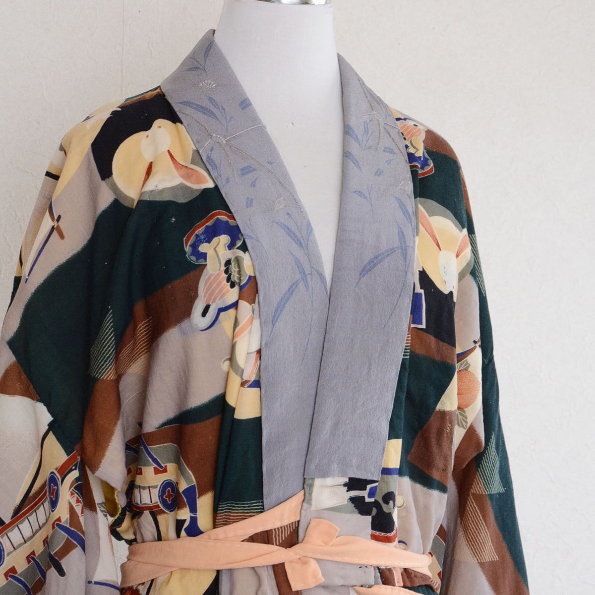 Grey patterned collar and peach ties on a Japanese vintage nagajuban kimono with moon rabbit and animal motifs