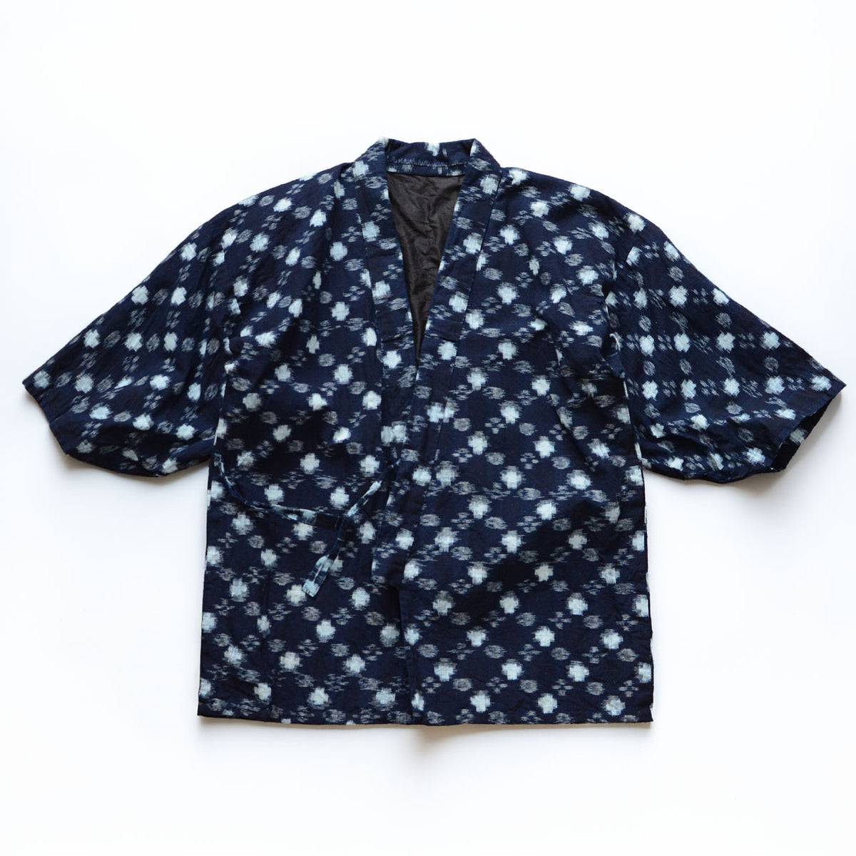 Mid-Showa Japanese vintage indigo cotton noragi uwappari jacket with white kasuri motifs and black lining