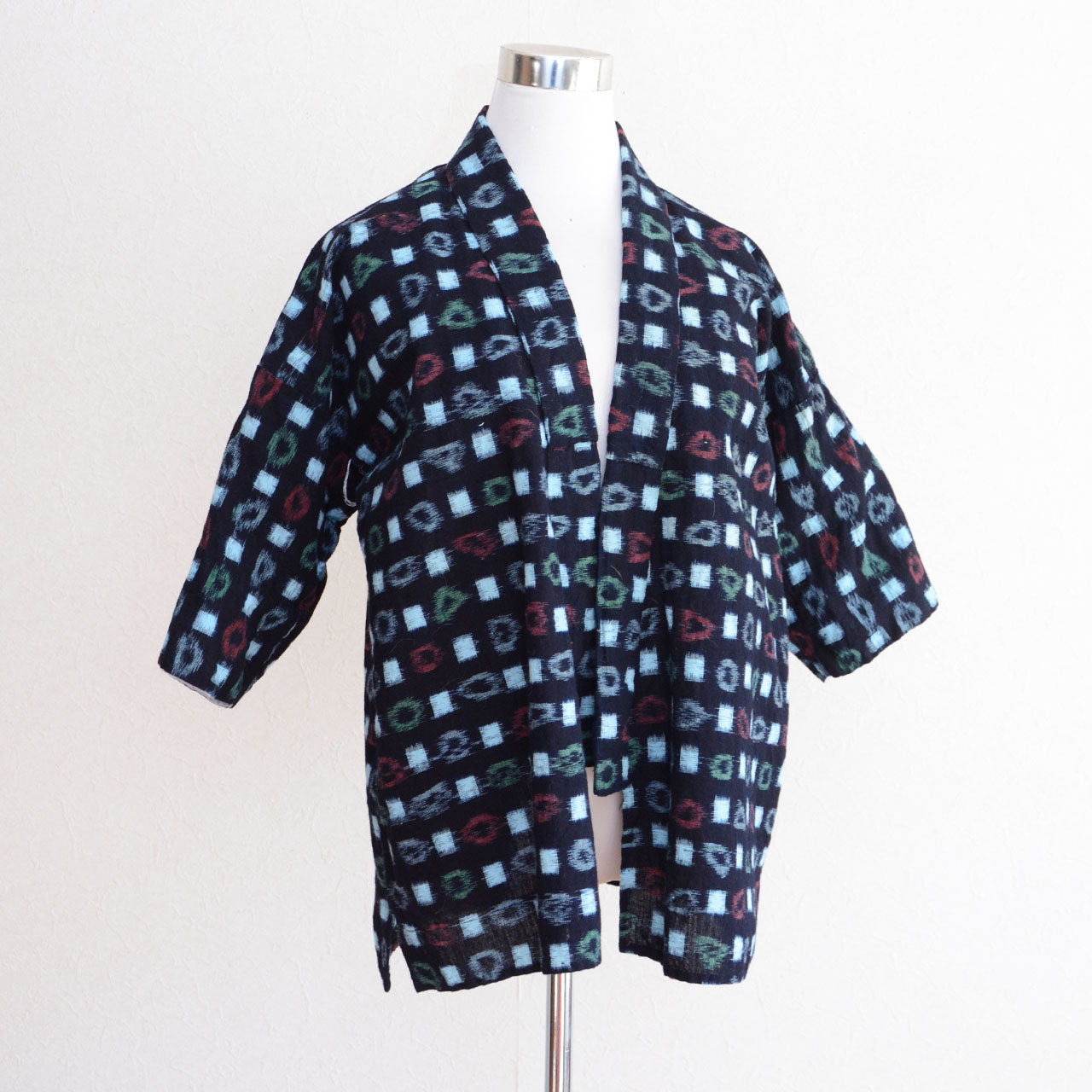 Japanese vintage noragi jacket made of kasuri cotton from the Showa era